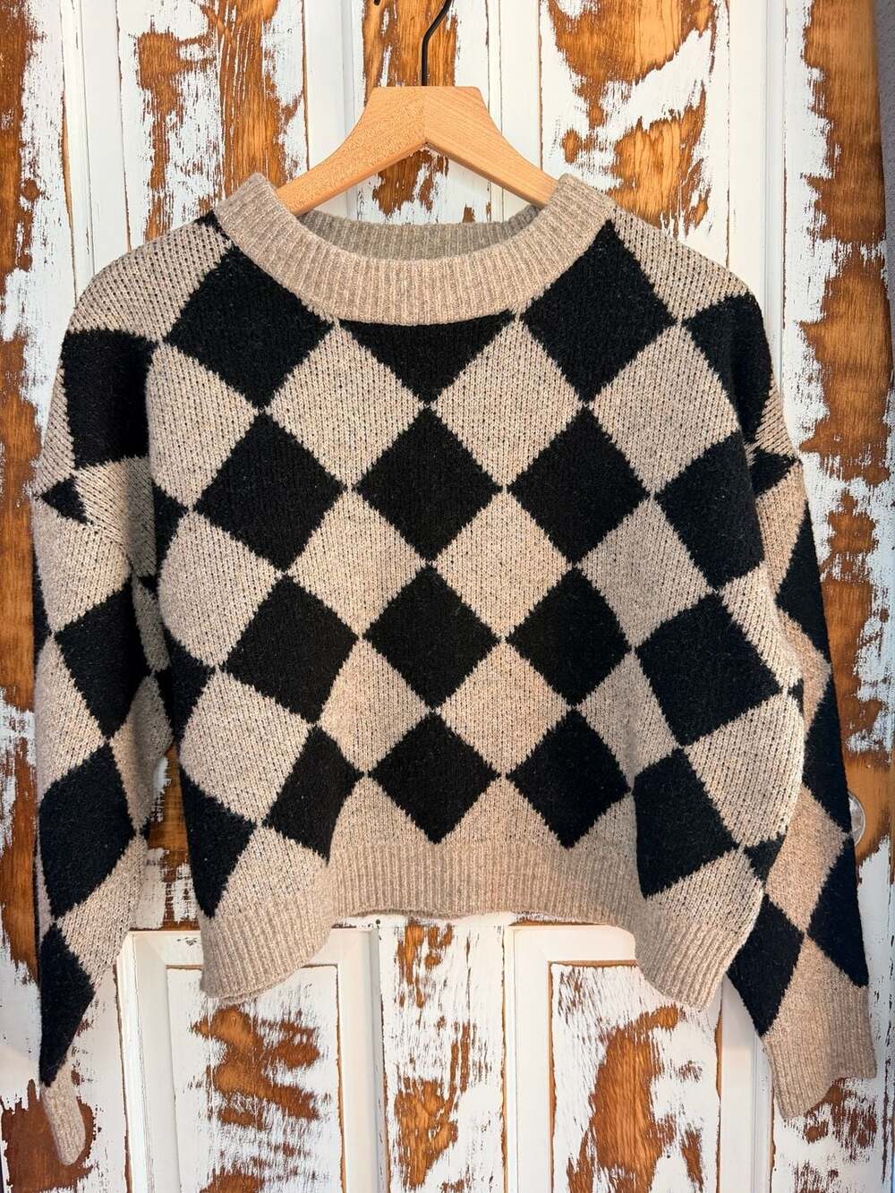 Blu Pepper Women’s Crew Neck Argyle Sweater Size S Black Tan Harlequin Knit